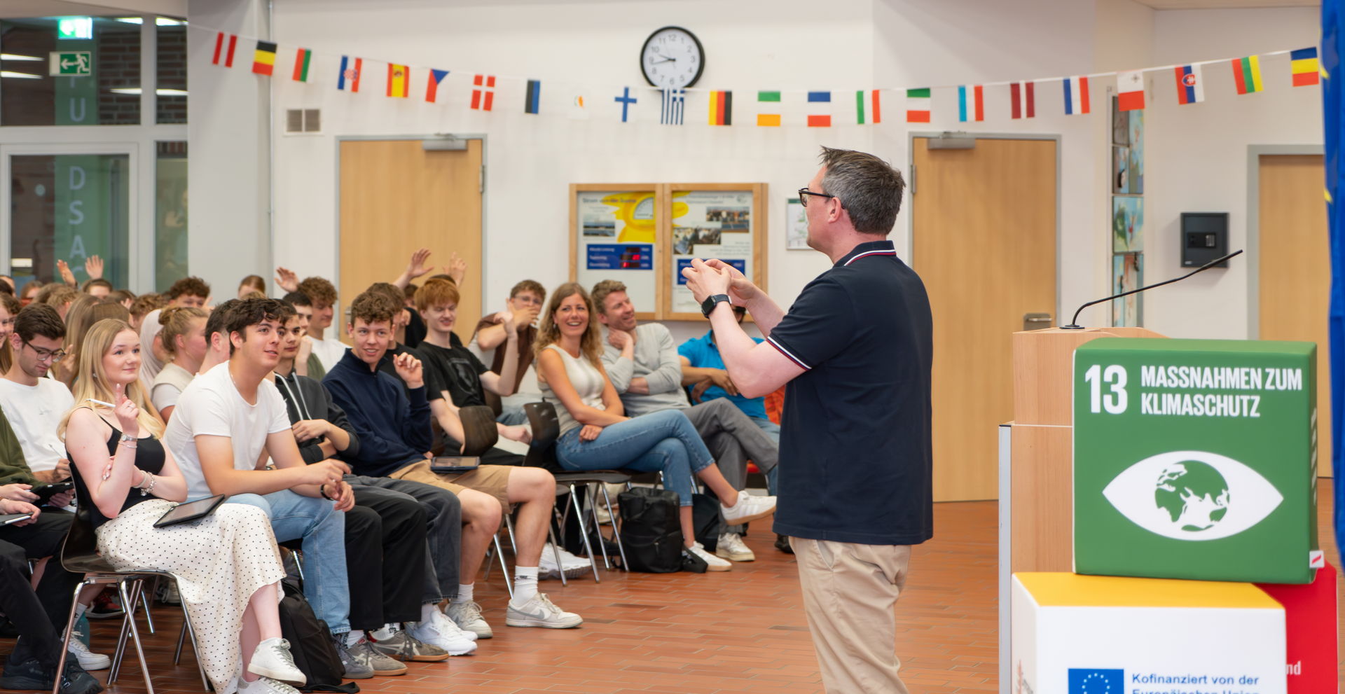2026-05-29 Politiker Schüler Gespräch Wölken (5 von 8)